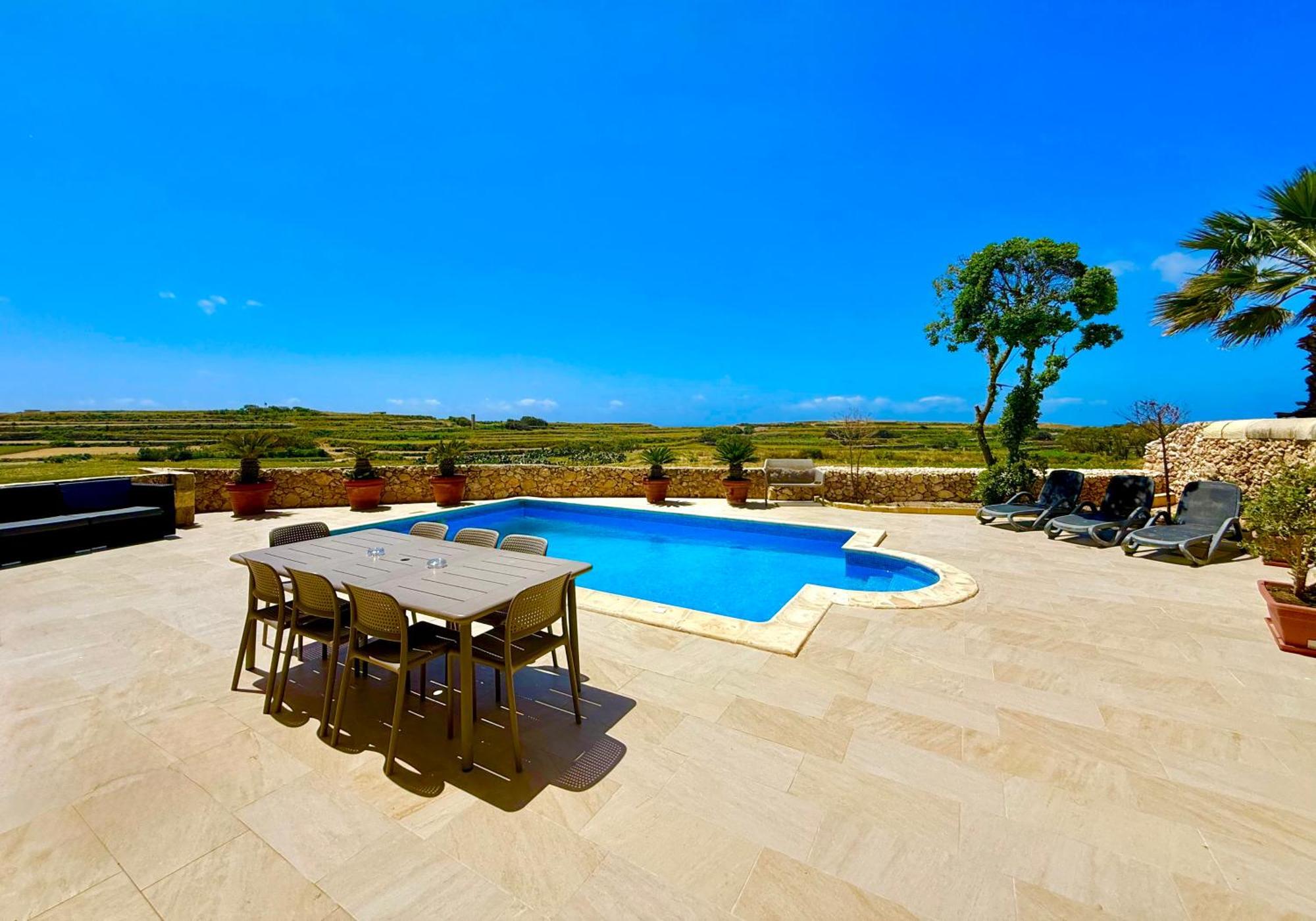 Lonza Gharb Farmhouse Exterior photo
