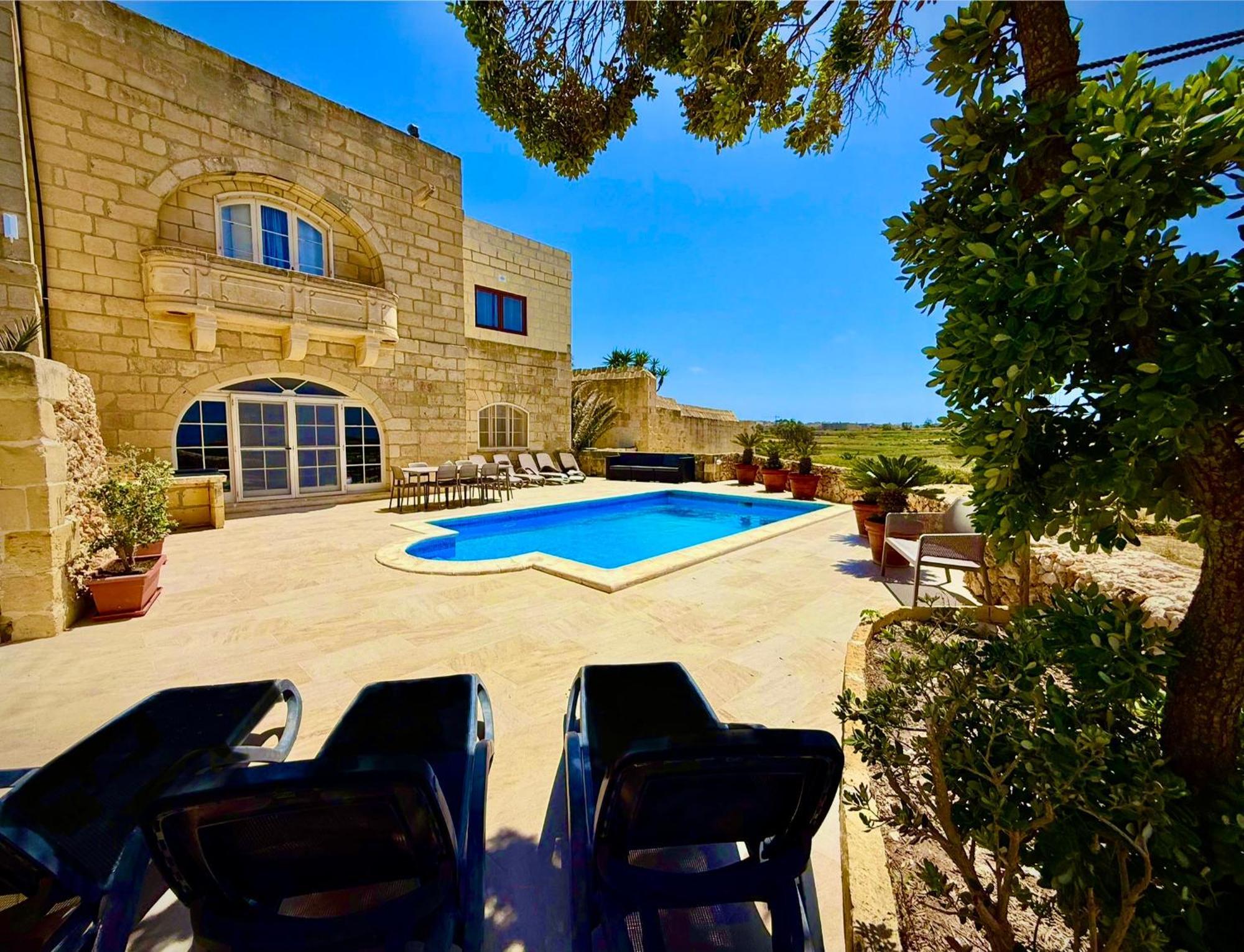 Lonza Gharb Farmhouse Exterior photo